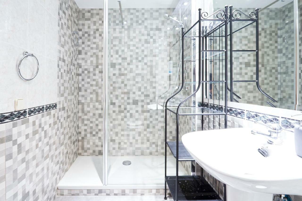 Royal Palace Boutique Apartment Мадрид Екстериор снимка